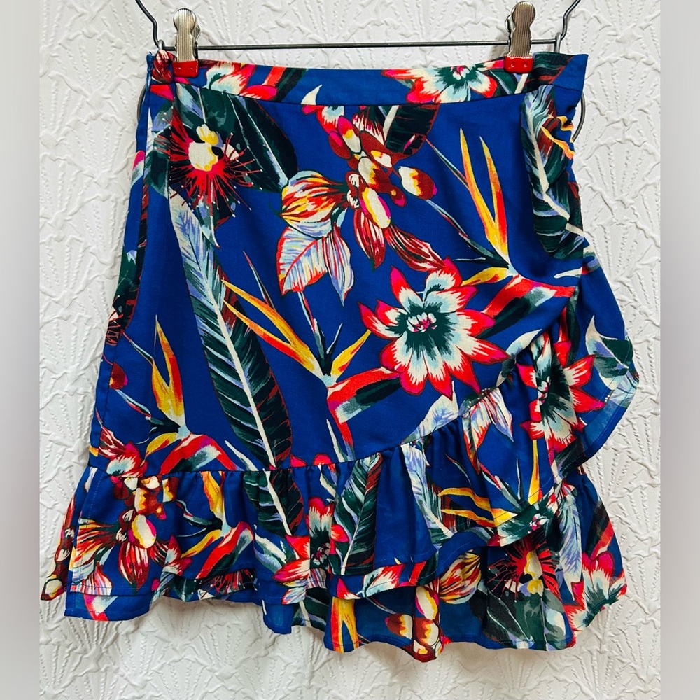 NWT Red Clover Paradise Small Ruffle Skirt